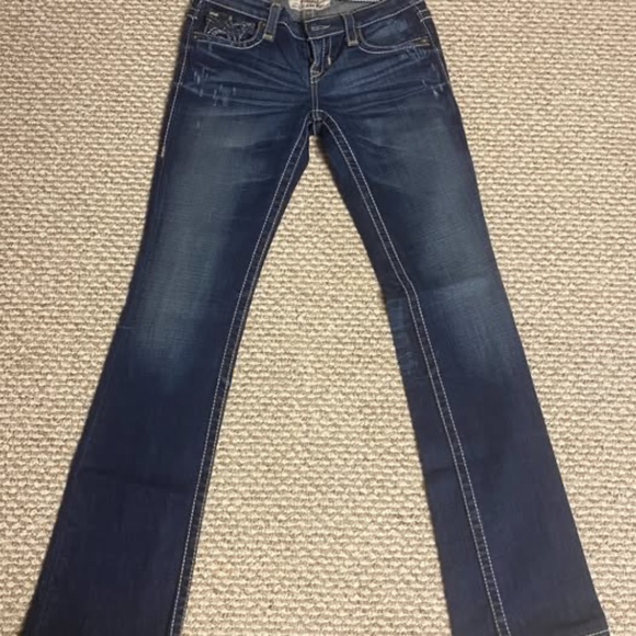 Buckle - Picture 1 of 4